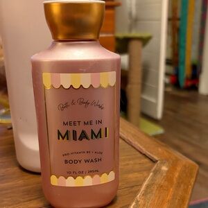Meet Me in Miami Body Wash - Pink